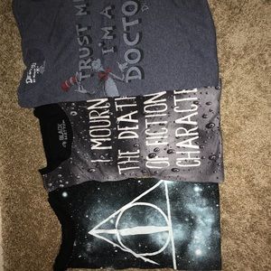Graphic tee lot